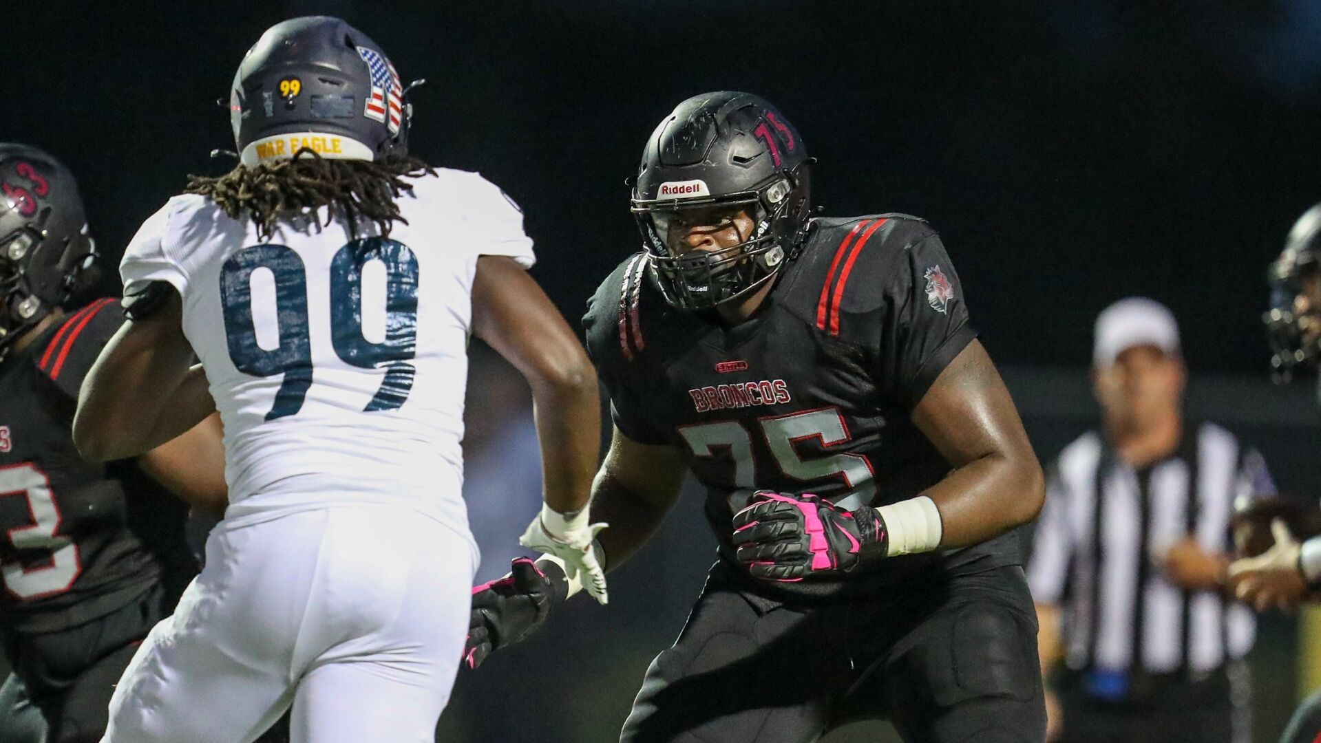 19. Two of the nation's top recruits were asked this question: How strong are your commitments to Oklahoma?